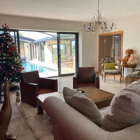 3s For 8 People Indoor-outdoor Pool, Sauna And Farm Nyaraló Berthouville