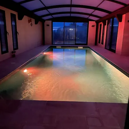 3s For 8 People Indoor-outdoor Pool, Sauna And Farm Nyaraló